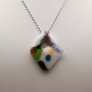 Pendentif multicolore