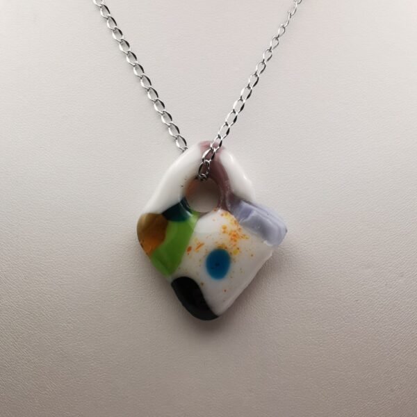 Pendentif multicolore
